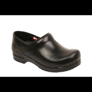 Sanita leather clogs